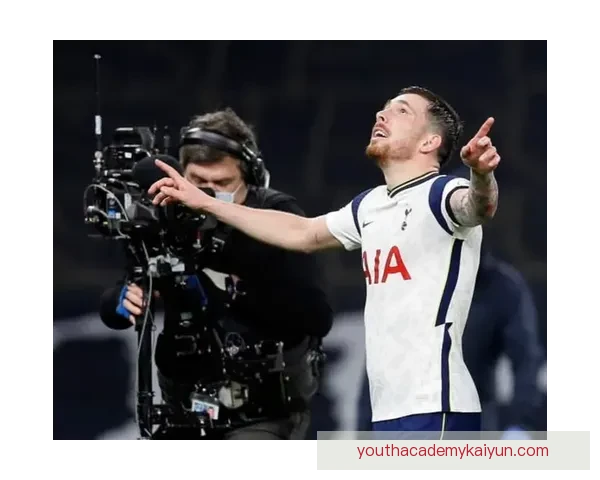 霍伊别尔拦截数据分析显示其防守表现稳健，成为球队中场核心。